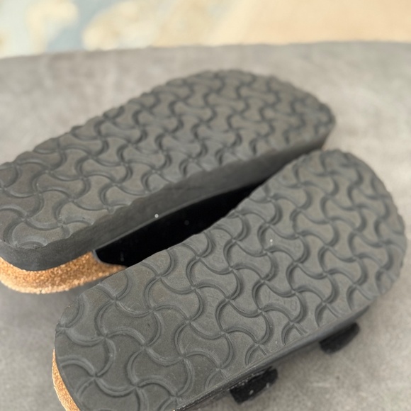 Birkenstock Papillio Black Patent Platform Sandals - Picture 4 of 4